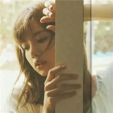 辣妹lisa微信头像超级好看 做自己的避风港辛苦又滚烫 - 运河边百科网