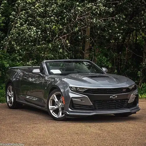 典雅的运动风格 新款雪佛兰科迈罗敞篷版海外实车