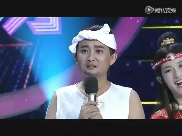 ▼贾二萌模仿的阿宝让贾玲已经"百变"成"精"!