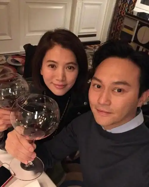 天生长得漂亮22岁拿影后嫁圈内老公恩爱17年儿子帅气太像她