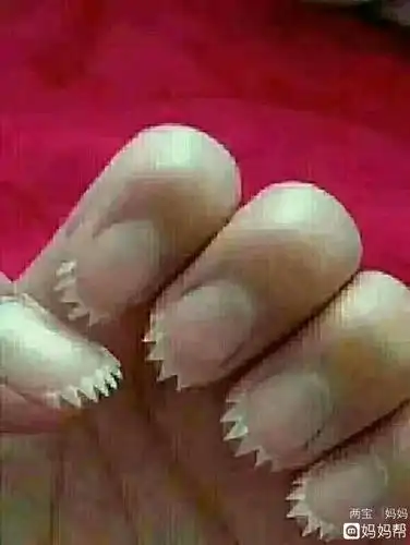 找我诉苦:"又和老公吵架了"我什么也没说,只是帮她把指甲剪成这样子了