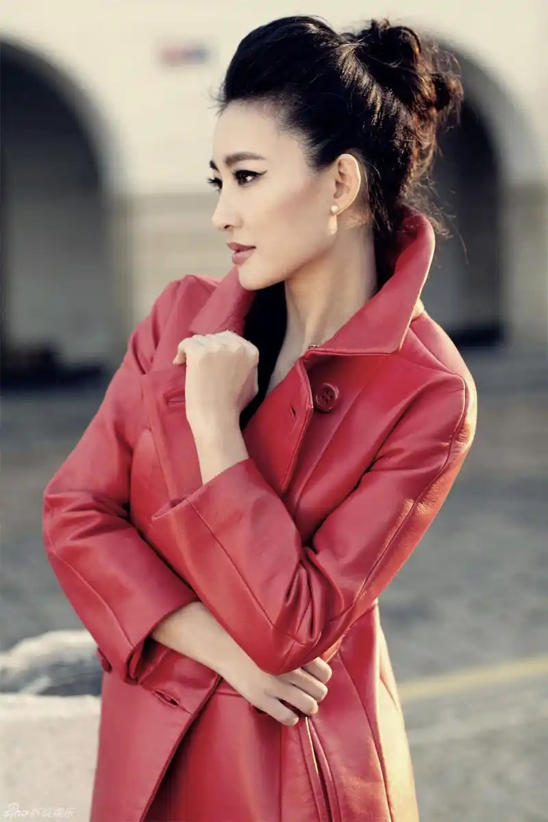 p>王丽坤(claudia),出生于内蒙古自治区赤峰市翁牛特旗,中国内地影视