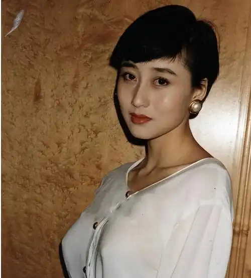 离婚25年,李连杰与前妻黄秋燕在北京重逢,发生了怎样的故事