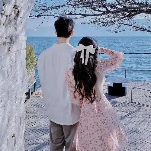 甜蜜情侣背影风景头像图片