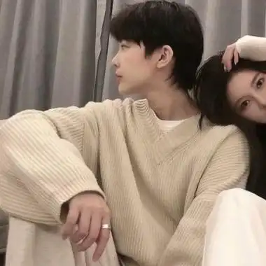 青春萌动的热情情侣头像 好看又很般配的甜蜜情侣头像_情侣头像_美头