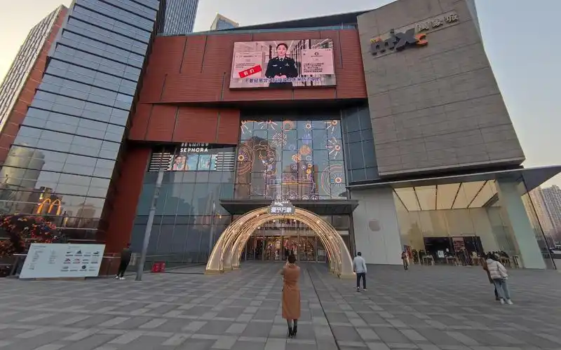 【青岛逛街归来】疫情笼罩下的青岛万象城,恰逢三八妇女节