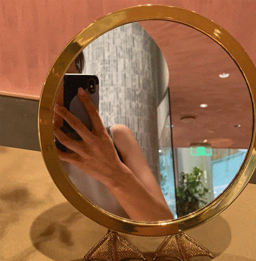 lisa,欧阳娜娜教你如何对镜自拍 | 镜子来了