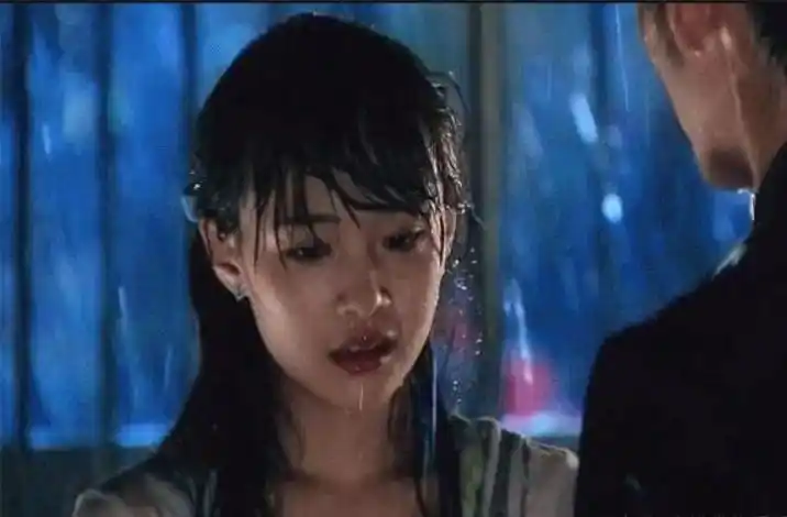 原创最暴露颜值的雨中哭戏,这几位女明星雨中哭泣的镜头,都成了经典