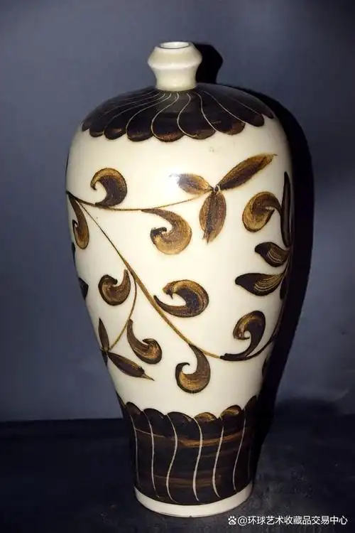 瑞士koller拍卖:定窑酱釉梅瓶 180万瑞士法郎落槌,釉面罕见"银斑"引发