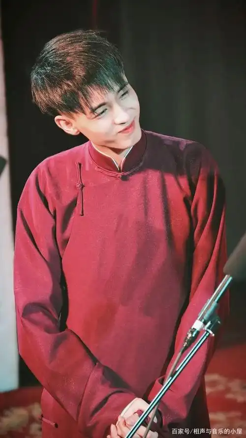 一组德云秦霄贤的帅照