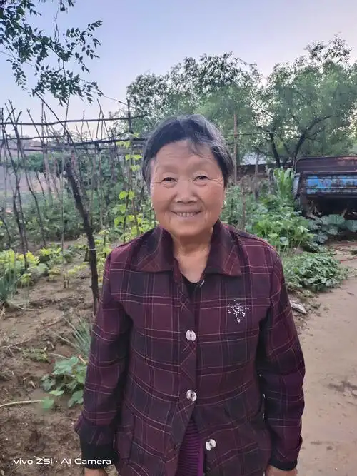 刘家塔村七十岁以上的老人像册