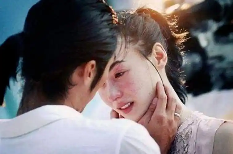 回顾3胎孩子的生父成谜离了谢霆锋张柏芝的本性暴露了