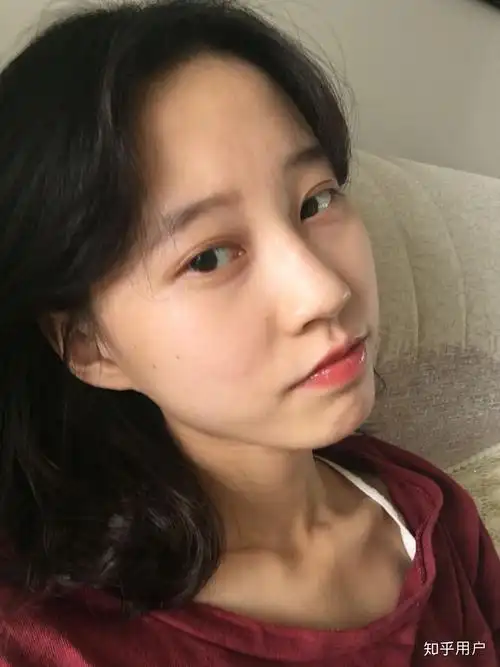 有哪些可爱女生的素颜照