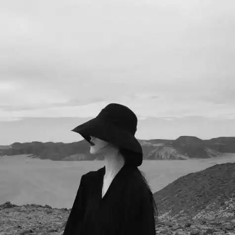 狂拽霸气女生头像黑白,天真无邪想要一個唯美的約定