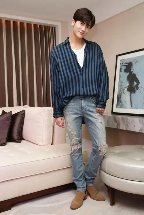 朴炯植坦言和家人感情好 但每次被爸爸亲亲会躲开