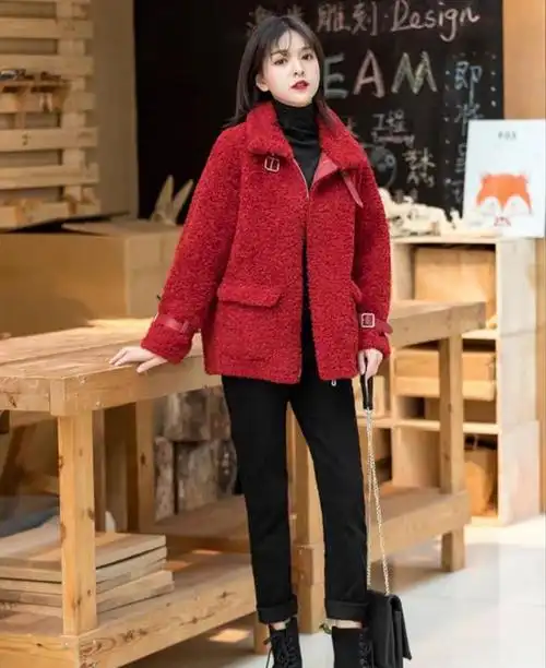 新年最火的红色外套,穿对真的很好看!3套经典搭配很显气质