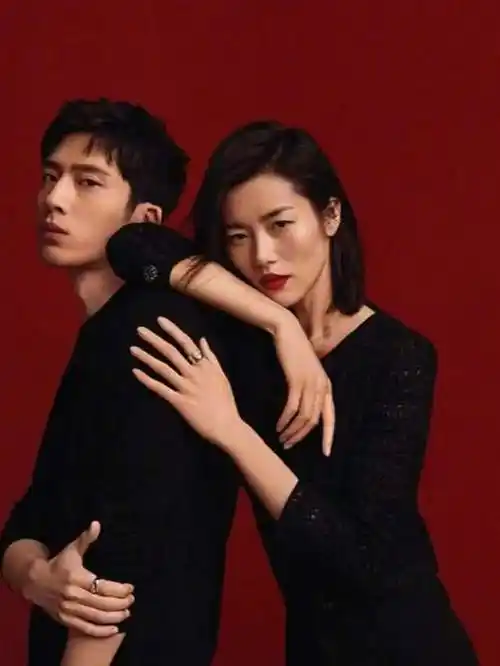 陈伟霆何穗:一场没公开就已分手的恋情,男方心中白月光是杨颖?