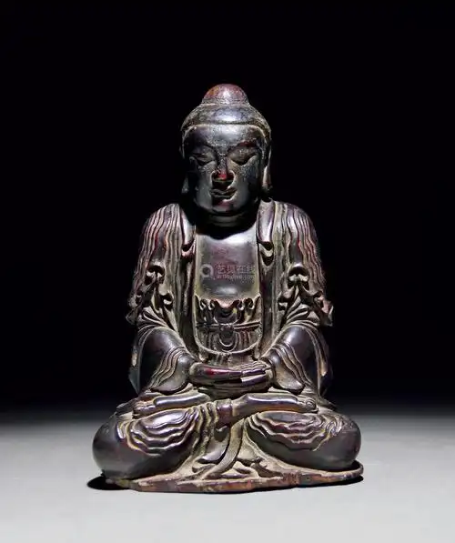 lot.4068清代 檀香木雕佛像