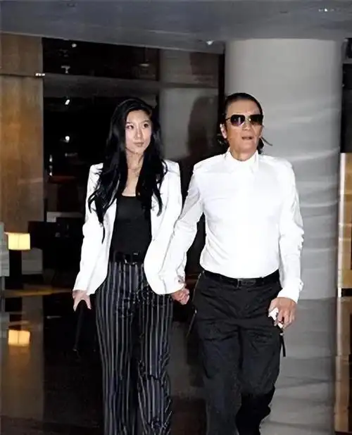 被谢贤养了12年分手后拿到2000万如今38岁的coco怎么样了