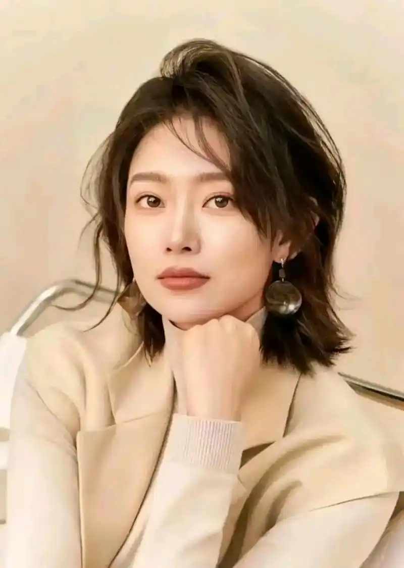 李七月,美丽大方,央视主持人,猜下主持过那些节目