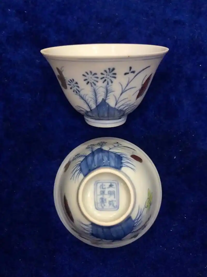 明代成化年间斗彩三秋杯一对! 口 - 抖音