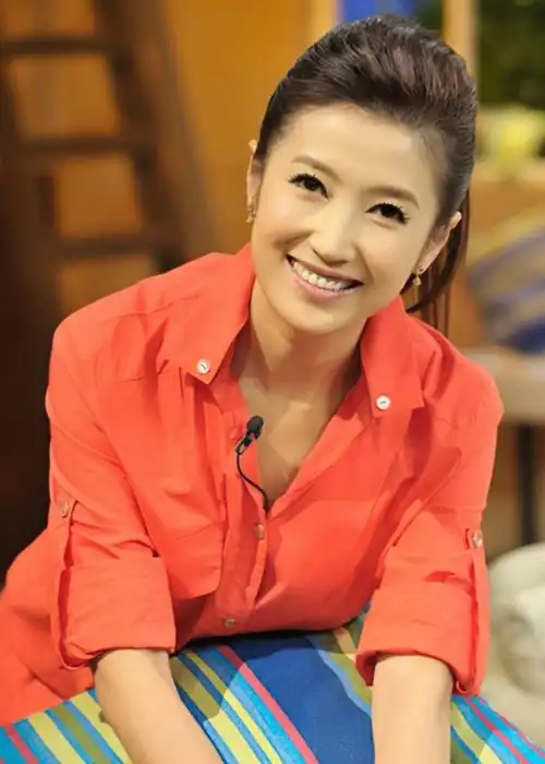 回顾主持人春妮毕业嫁给学长二婚嫁给同学刚强婚后被疼爱