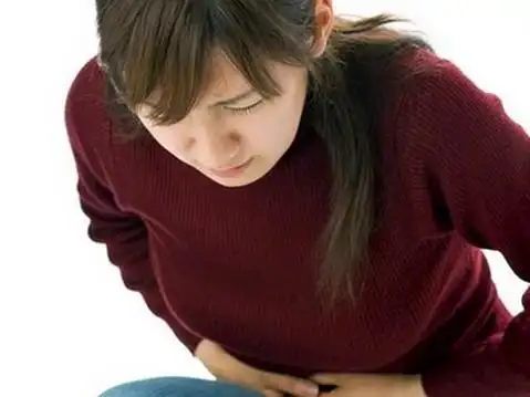 产后十天产妇的肚子越来越大,医生的话让丈夫魂飞魄散,瘫坐在地