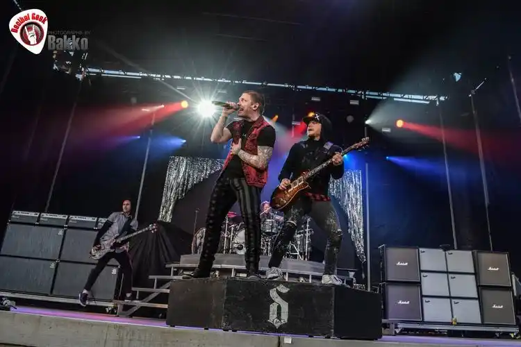 shinedown乐队摇滚现场吉他手高清壁纸2544