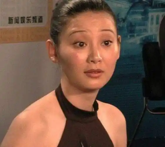 冯小刚前妻张娣忍让徐帆7年才离婚单亲带女儿22年未曾改嫁