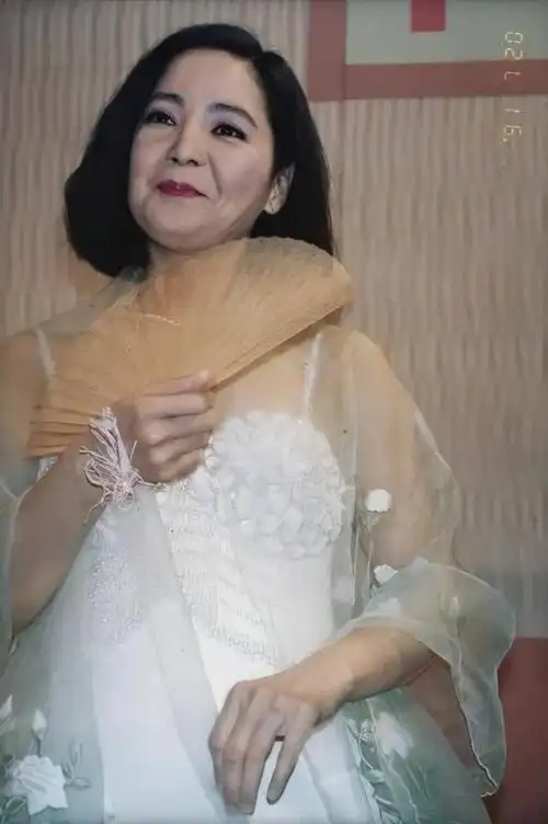 邓丽君珍贵罕见照片分享,为何从前的歌都好听,一生只够爱一人?