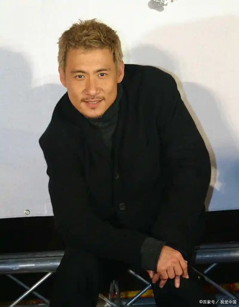 张学友是中国香港著名的歌手,演员,被誉为歌神.