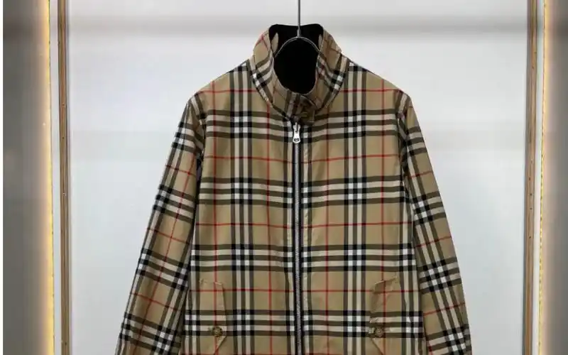 说一下高仿bbr巴宝莉早春官网新款夹克外套