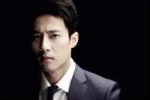 p>高周元1981年10月16日出生于韩国,韩国男演员,毕业于延世大学言论