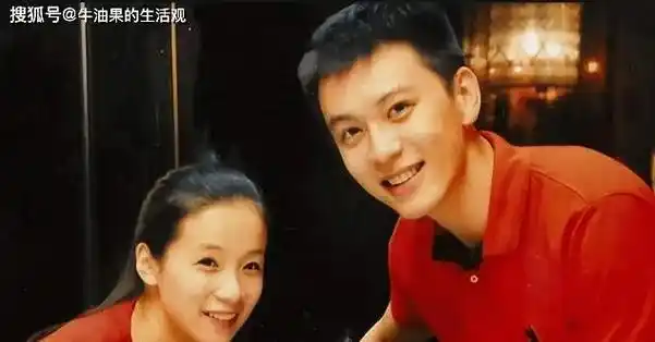 杨鸣官宣和唐佳良离婚,第三者撕原配成功上位,完整感情线公开