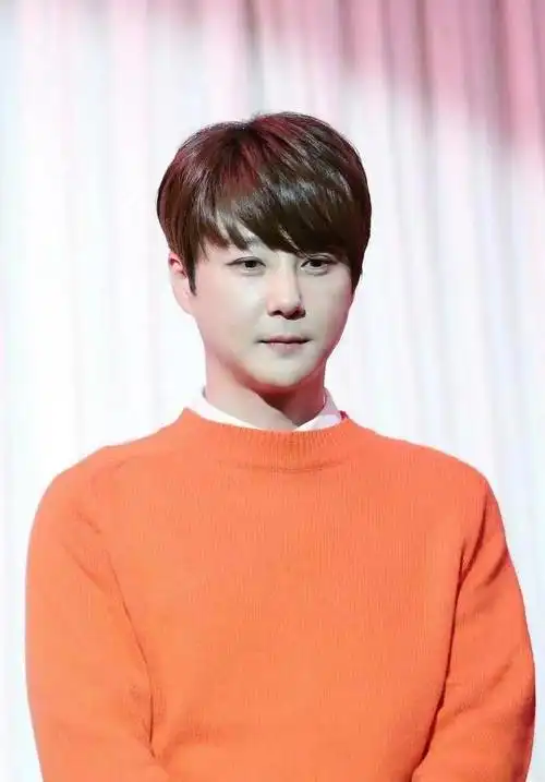 涉嫌酒驾盗窃车辆,车停路中间睡觉拒绝酒精测试|申彗星_网易订阅