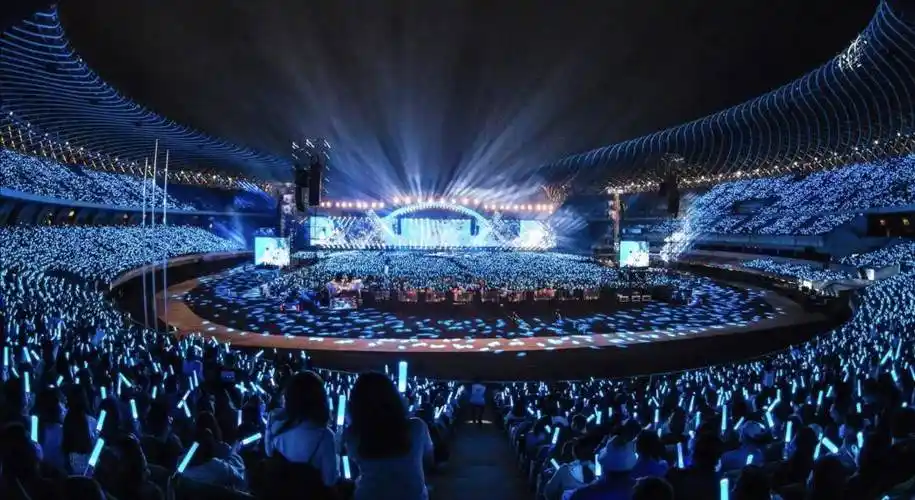 五月天演唱会,荧光棒溢价百倍,爆卖700万,谁在背后撑腰?