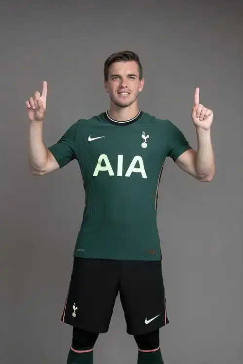 阿根廷热刺帅哥洛塞尔索五官完美的傻白甜