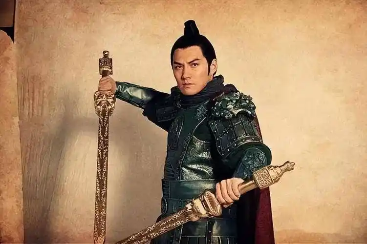 不过,双持(dual wield)更多的是出现在冷兵器时代,例如当年大唐第一