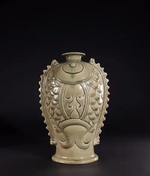 耀州窑精品浮雕双鱼瓶