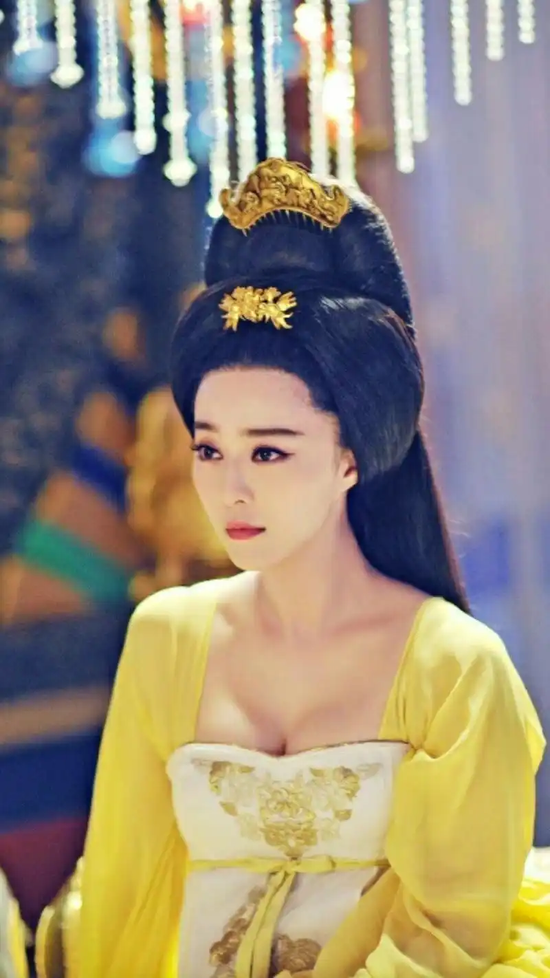 古装的范冰冰更加丰满美丽,别具风情