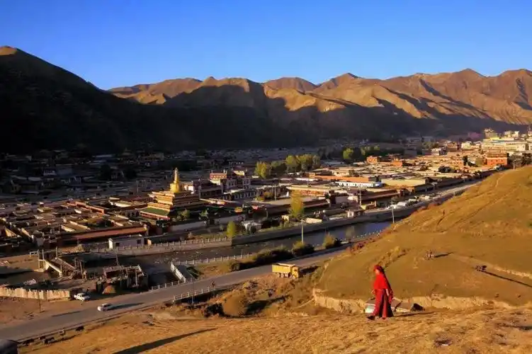 藏区的一切甘南都有海拔平均2900米,比西藏小众,比西北秀美深