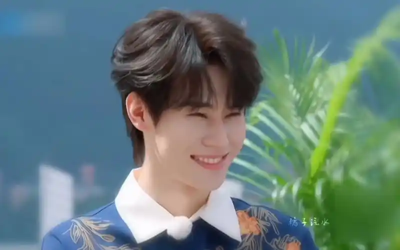 【张真源】眼睛笑起来会眯眯眼的小男孩