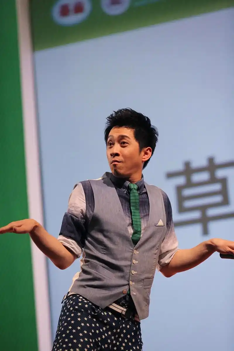 陈汉典首次获得金钟奖综艺节目主持人奖[庆祝][庆祝]  对于他的18年