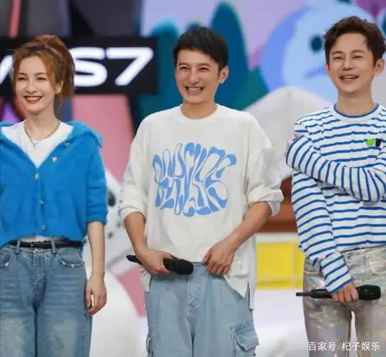 新年第一期《快本》,快乐家族两人开始宣传,三人保持沉默!