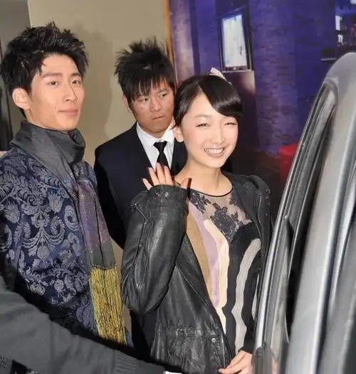 13年过去,周冬雨和窦骁,走上了截然不同的两条路