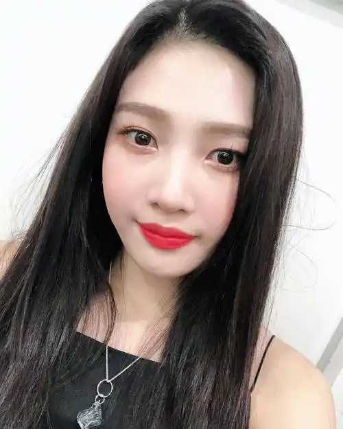 redvelvetjoy朴秀荣ins自拍
