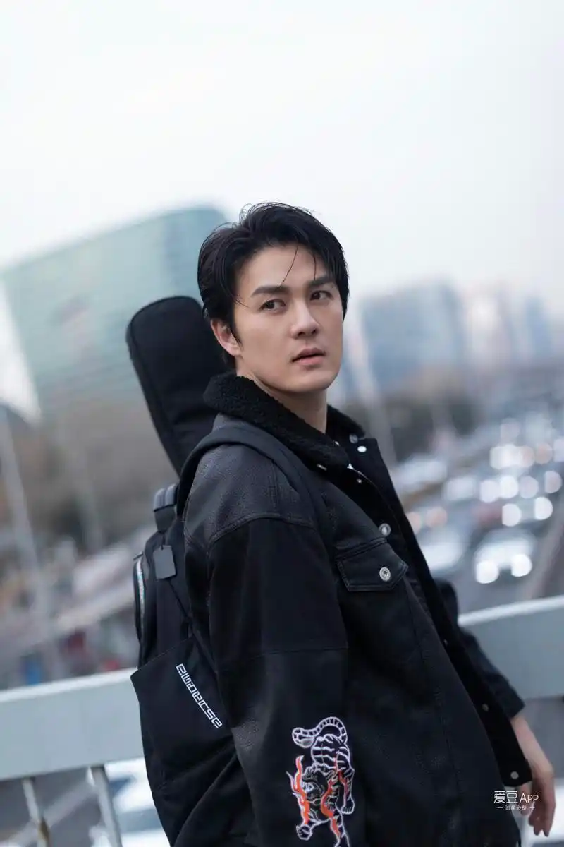 吴克群的这首歌送给每一个准备春节回家的你