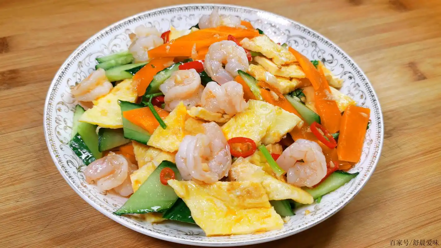 凉拌虾仁什锦,这道菜的味道太好吃了,颜值高,味道棒,营养全
