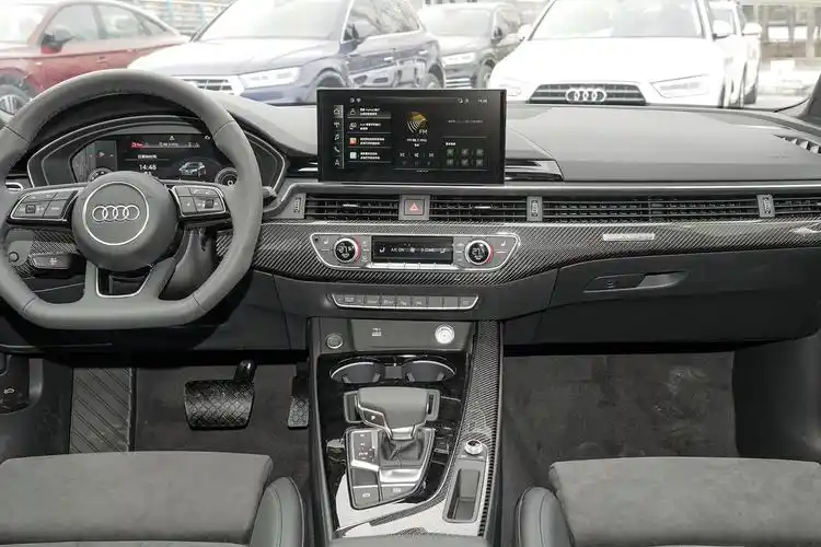 【2022款 奥迪a4l 45 tfsi quattro 臻选动感型汽车报价_图片_参数