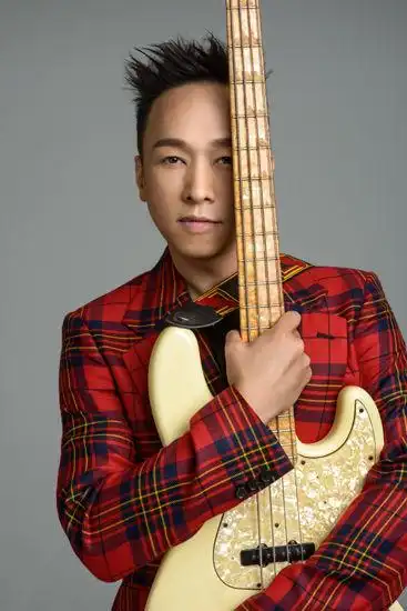 评论黄家强时代序曲掀怀旧情怀